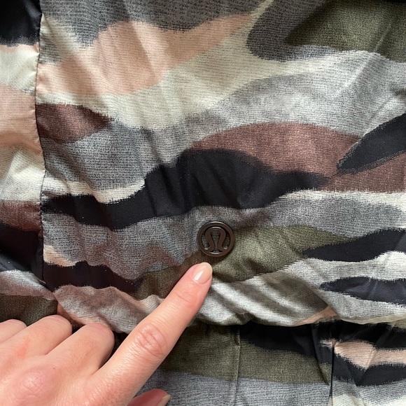 lululemon The Fluffiest Vest - REVERSIBLE! - Picture 11 of 15